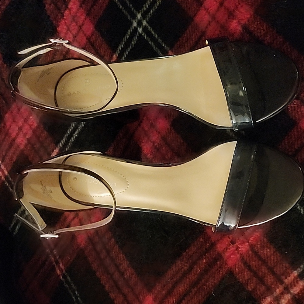 Bandolino square heels